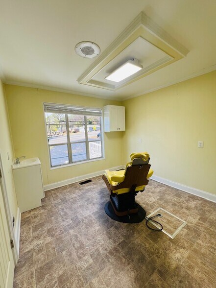 More Photos Of 2510 Pulaski Pike NW, Huntsville Medical For Sale