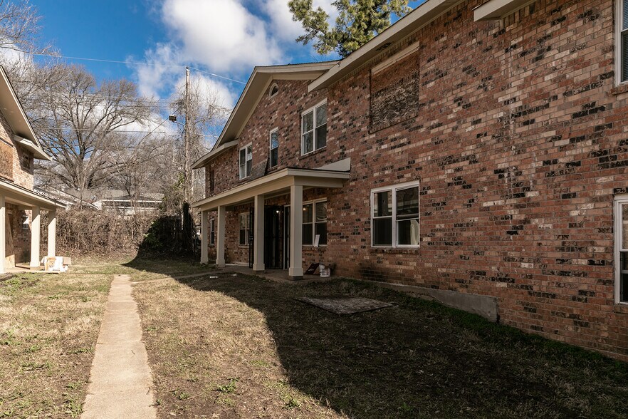 More Photos Of 3081 St. Charles Dr, Memphis Apartments For Sale