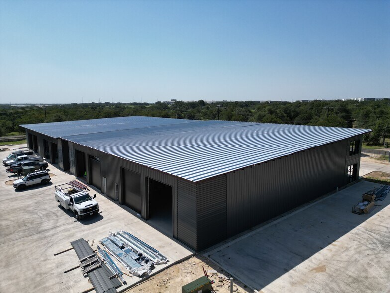 More Photos Of 7000 Airport Rd, Georgetown Light Distribution For Sale