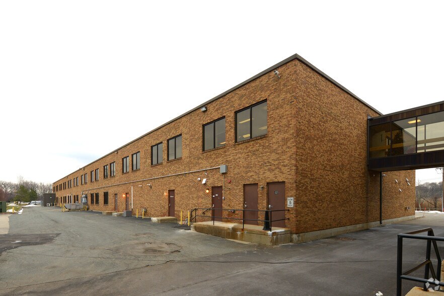 More Photos Of 95-105 Eastern Ave, Dedham Office For Lease