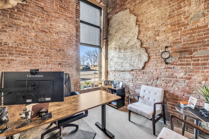 More Photos Of 201 E Hobson Ave, Sapulpa Loft Creative Space For Sale