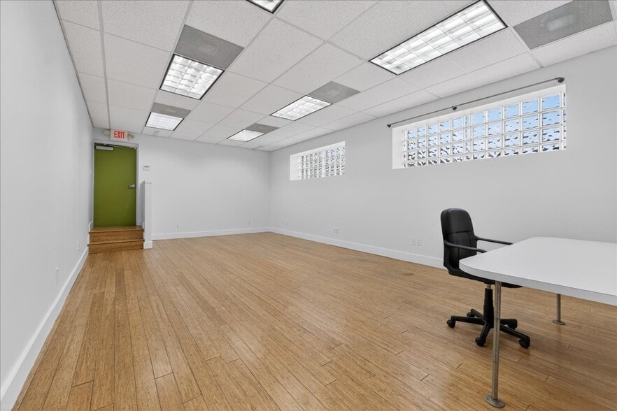 More Photos Of 3721 S Kingshighway Blvd, Saint Louis Office For Lease