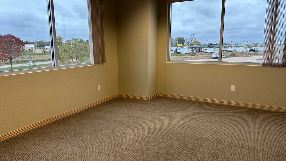 More Photos Of 3051 Progress Way, Kaukauna Coworking Space