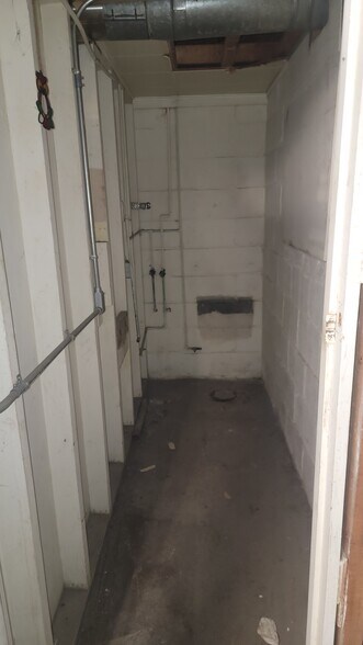 More Photos Of 2045 University Ave, Morgantown Convenience Store For Sale