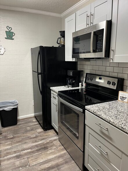 More Photos Of 2922 Audrey Dr, Gastonia Office For Lease