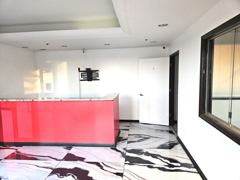 More Photos Of 1251 Marietta Blvd NW, Atlanta Distribution For Lease