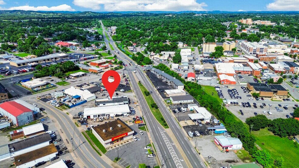 More Photos Of 134 W Broadway, Gallatin Restaurant For Sale