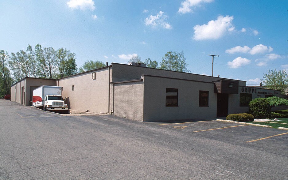 More Photos Of 15642 Common Rd, Roseville Warehouse For Sale
