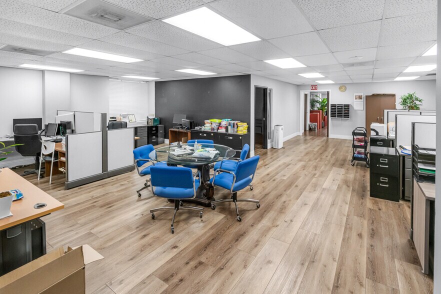 More Photos Of 18732 Corby Ave, Artesia Warehouse For Lease