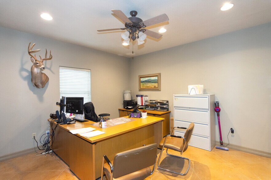 More Photos Of 2520 W Highway 290, Dripping Springs Light Manufacturing For Sale