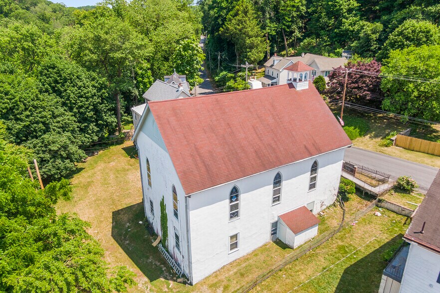 More Photos Of 2460 Mount rd, Aston Township Movie Radio TVStudio For Sale