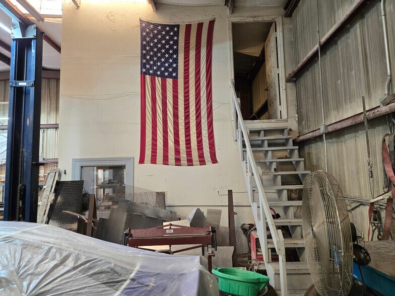 More Photos Of 8535 Rees St, Port Richey Service Station For Sale