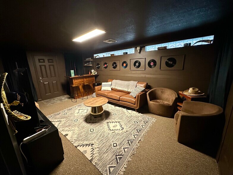 More Photos Of 635 Kittredge Dr, Orlando Office For Sale