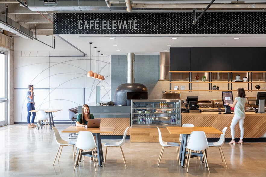 More Photos Of 901 W Walnut Hill Ln, Irving Office For Lease