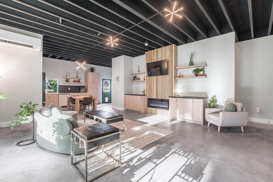 More Photos Of 13870 HWY 279, Gravette Flex For Sale