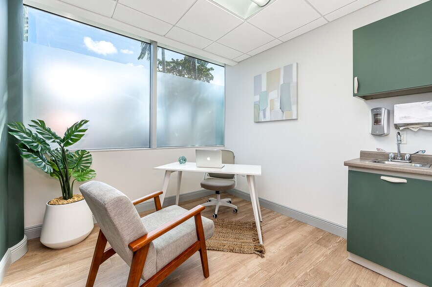 More Photos Of 1501 Corporate Dr, Boynton Beach Coworking Space