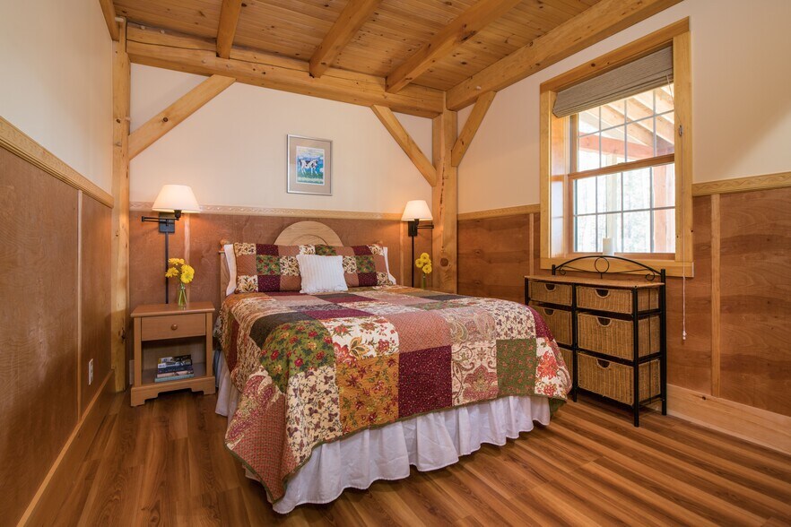 More Photos Of 2430 N Branch Rd, Ripton Hotel For Sale