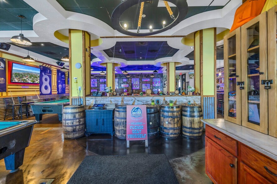 More Photos Of 2834 Beach Blvd, Gulfport Freestanding For Sale