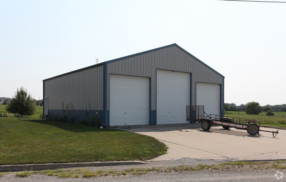 More Photos Of 2 NW 8th St, Concordia Freestanding For Sale