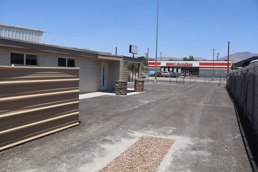 More Photos Of 6911 Doniphan Dr, El Paso Office For Lease