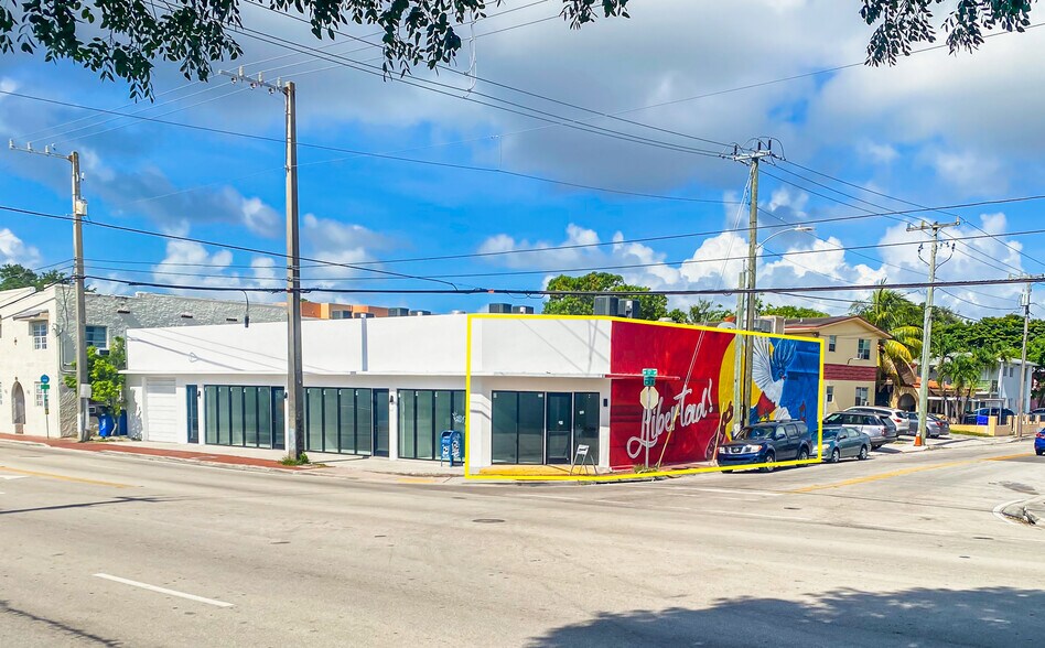 Primary Photo Of 300 SW 17th Ave, Miami Fast Food For Lease