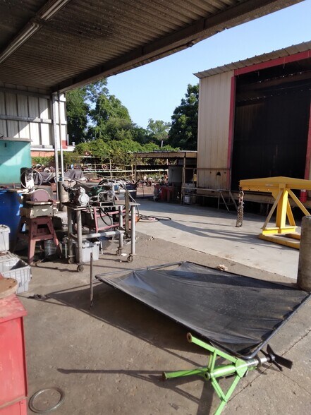 More Photos Of 13424 Hempstead Hwy, Houston Warehouse For Sale