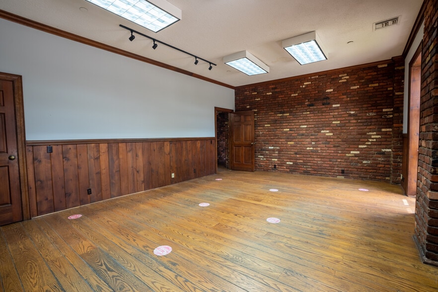 More Photos Of 11135 Monroe Rd, Matthews Distribution For Sale