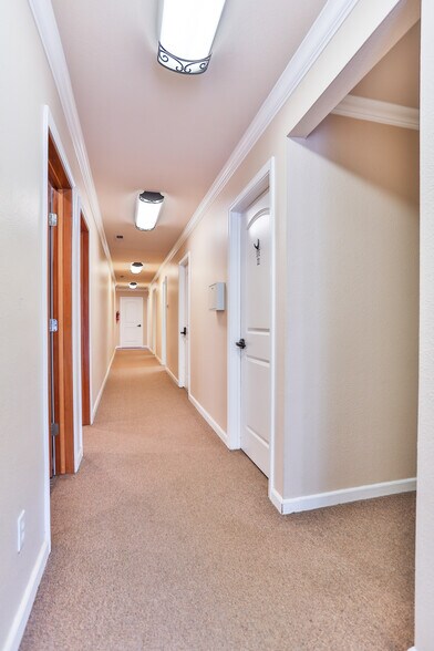 More Photos Of 209 Harding Blvd, Roseville Loft Creative Space For Lease