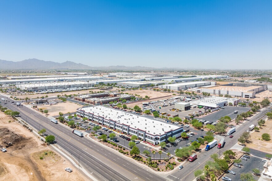 More Photos Of 650 N 99th Ave, Avondale Warehouse For Lease