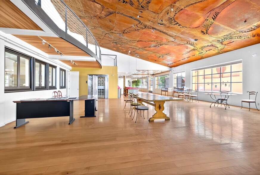 More Photos Of 73951-73995 El Paseo, Palm Desert Storefront For Sale