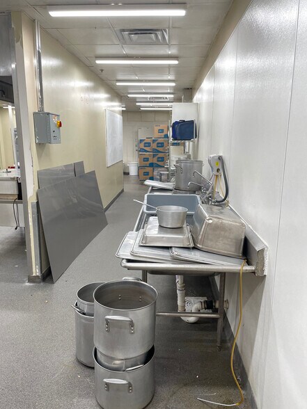 More Photos Of 302 W Archer St, Tulsa Correctional Facility For Sale