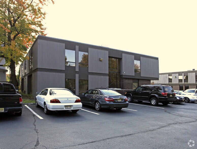 More Photos Of 1273 Bound Brook Rd, Middlesex Office For Lease