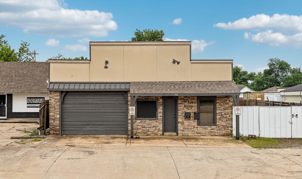 Primary Photo Of 514 E Will Rogers Blvd, Claremore Office For Sale