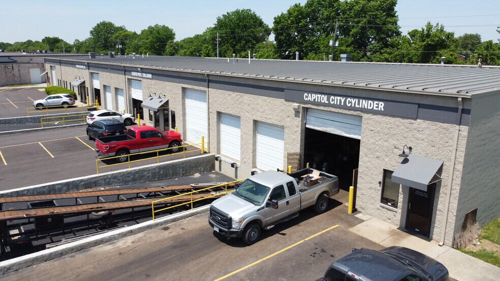 More Photos Of 2135 S James Rd, Columbus Warehouse For Lease