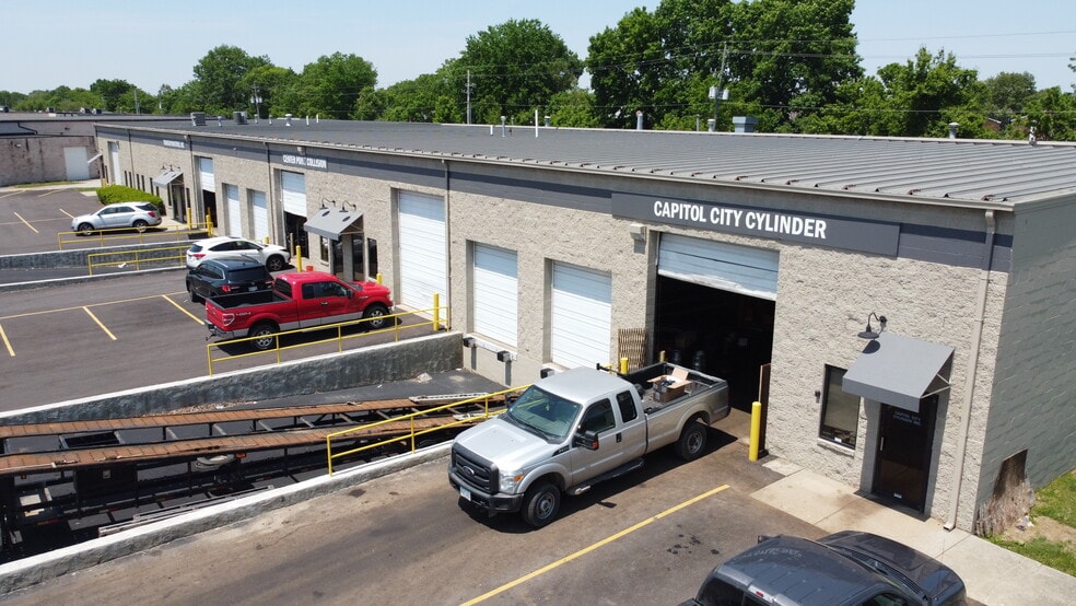 More Photos Of 2135 S James Rd, Columbus Warehouse For Lease