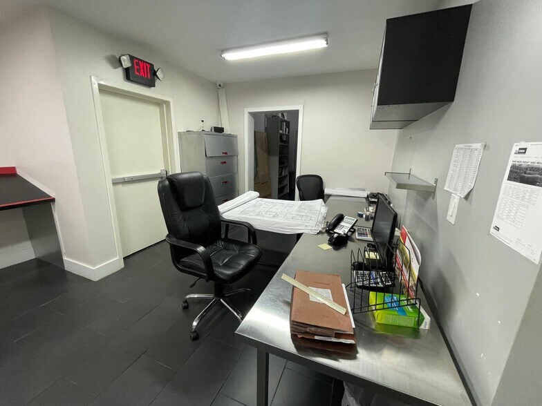 More Photos Of 10820 NW 138th St, Hialeah Warehouse For Lease