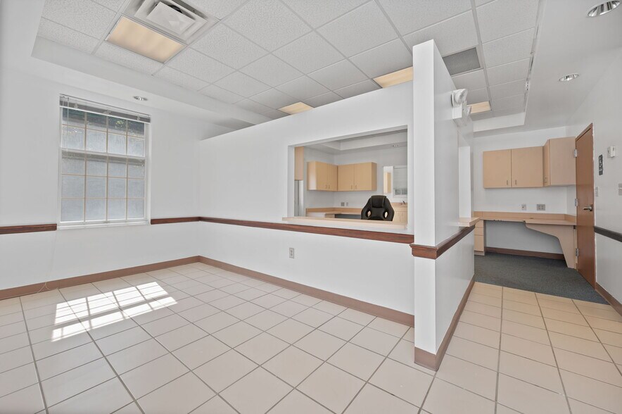 More Photos Of 4630 Pleasant Ave, Fairfield Medical For Lease