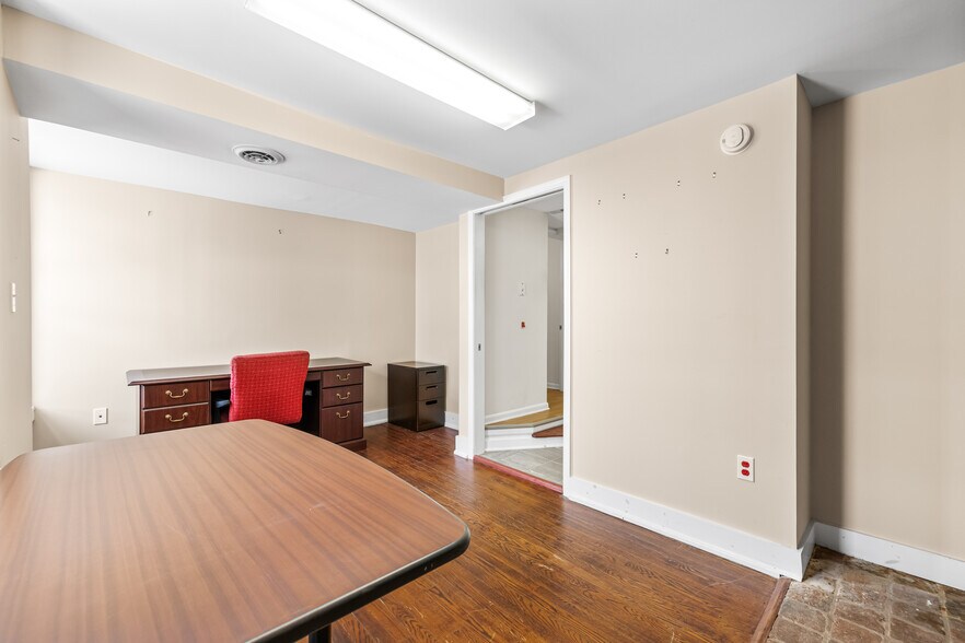 More Photos Of 410 Main St, Reisterstown Medical For Lease