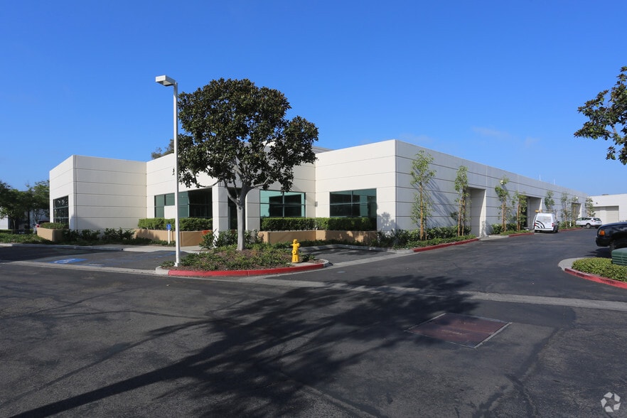More Photos Of 30 Fairbanks, Irvine Research And Development For Lease