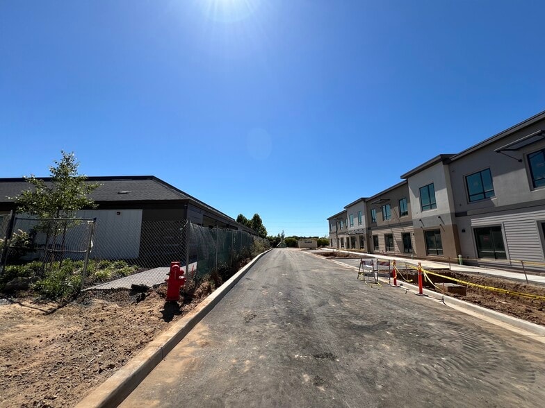 More Photos Of 1510-1568 Holmes St, Livermore Office For Sale