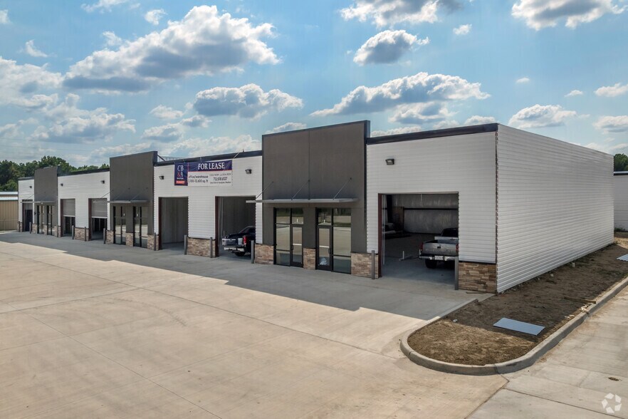 More Photos Of 18011 Cypress Rose Hill Rd, Cypress Unknown For Lease