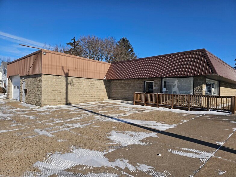Primary Photo Of 321 W Clifton St, Tomah General Retail For Sale