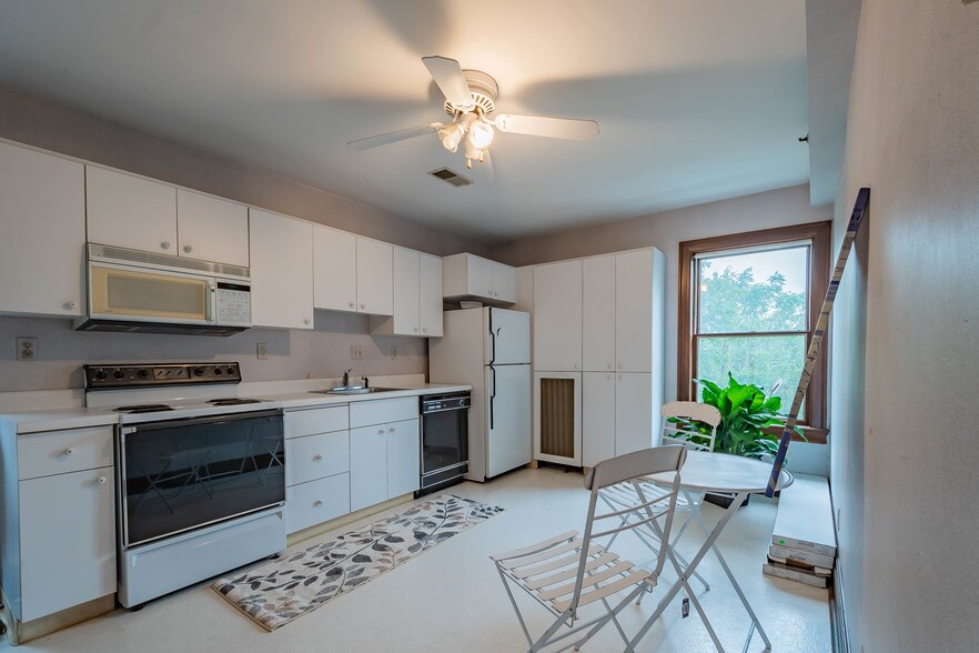 More Photos Of 7505 Saltsburg Rd, Pittsburgh Restaurant For Sale