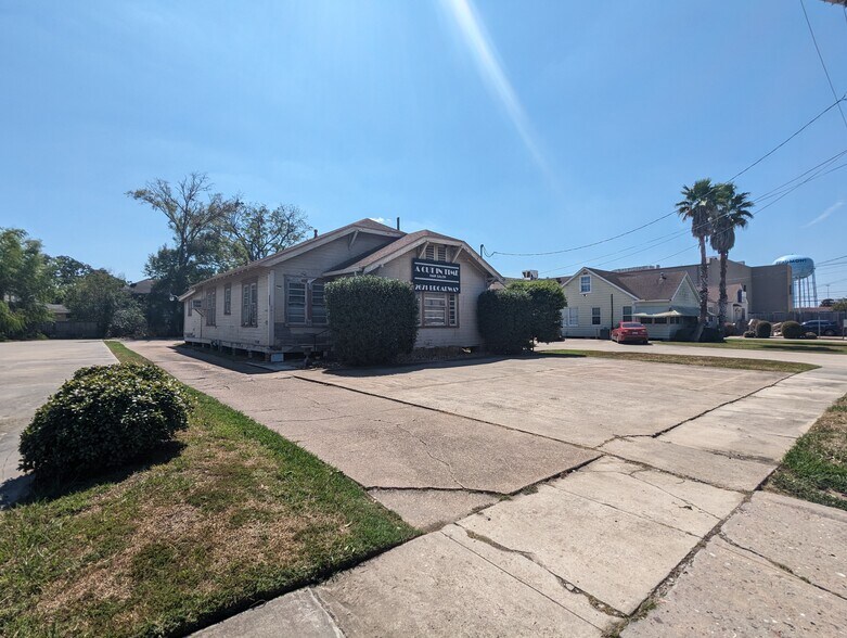 More Photos Of 2671 Broadway, Beaumont Freestanding For Sale