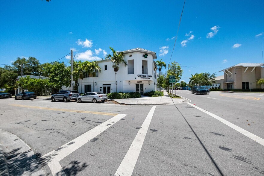 More Photos Of 3305 SW 37th Ave, Miami Office For Sale