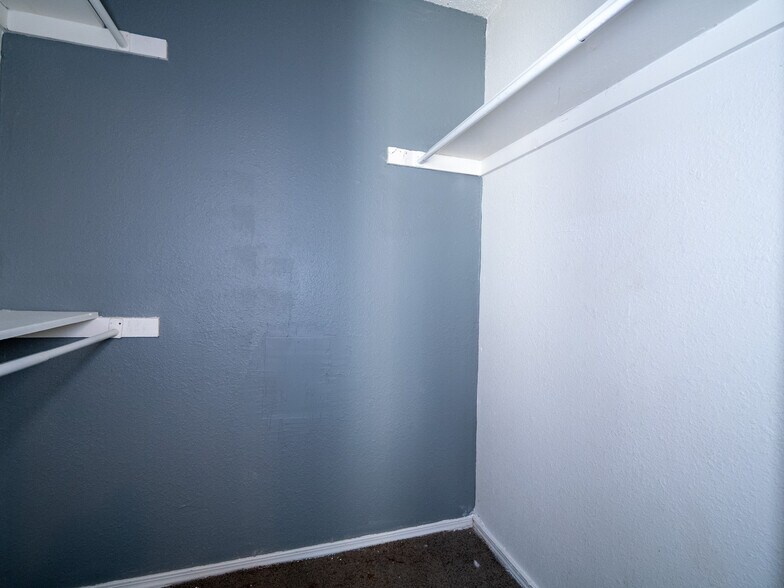 More Photos Of 5924 NW 10th St, Oklahoma City Apartments For Sale