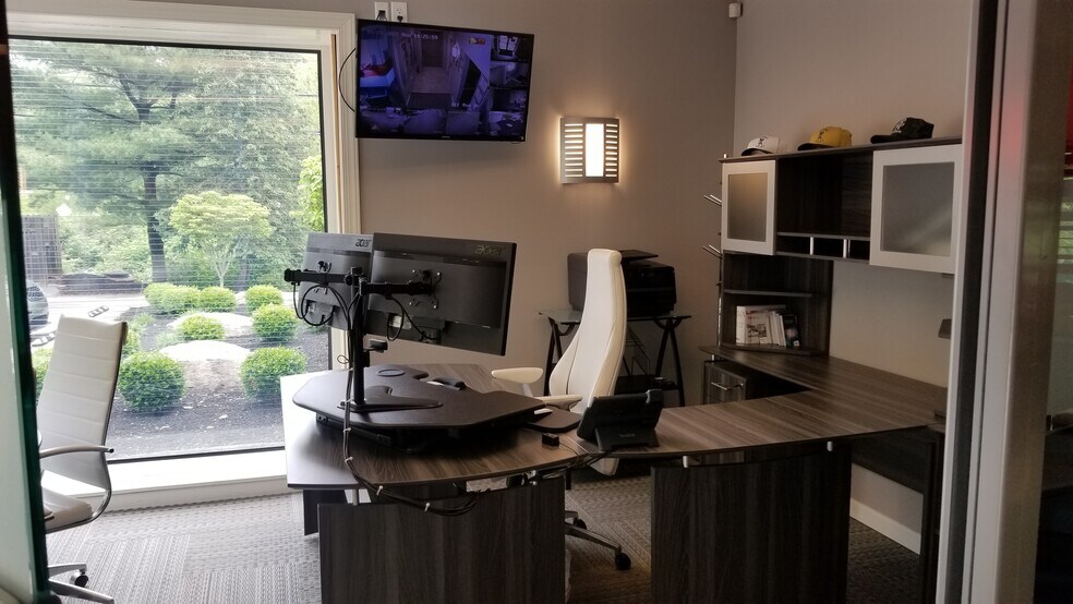 More Photos Of 4090 Old William Penn Hwy, Pittsburgh Warehouse For Lease