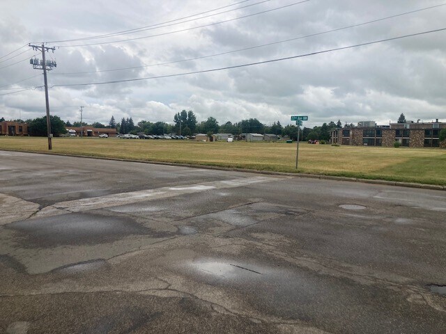 More Photos Of 2207 Broadway, Minot Land For Sale