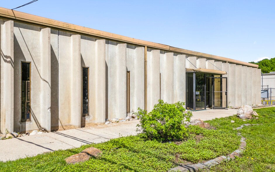 More Photos Of 6900 Woolworth Rd, Shreveport Warehouse For Lease