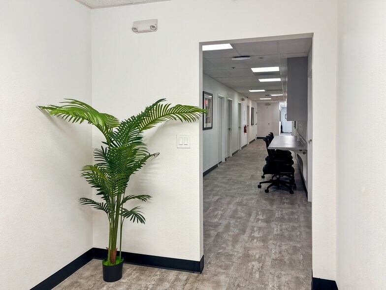 More Photos Of 6301 Mountain Vista St, Henderson Coworking Space